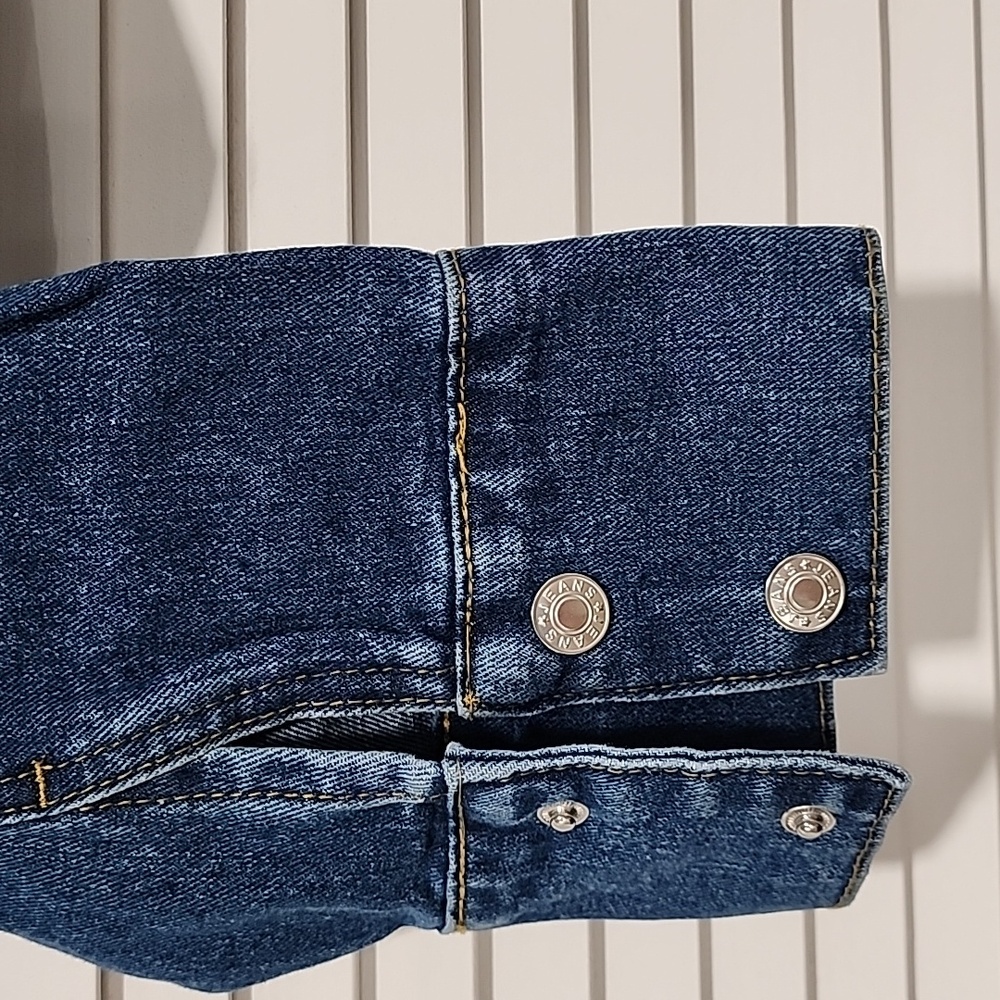 YPCT Women's Cropped Denim Blue Jean Jacket with Snap Front. XL - Picture 3 of 16
